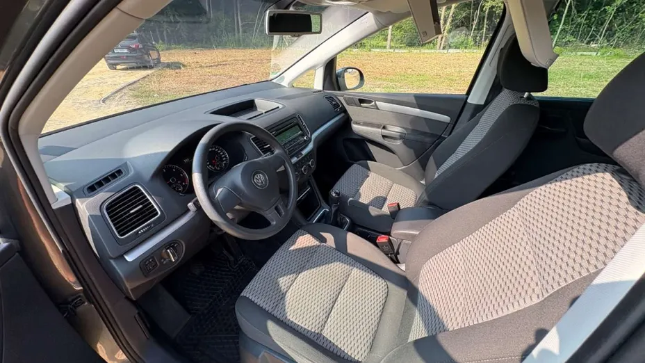 VOLKSWAGEN Sharan -