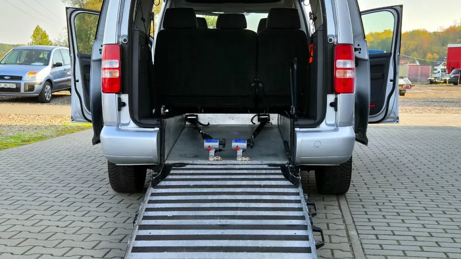 VOLKSWAGEN Caddy -