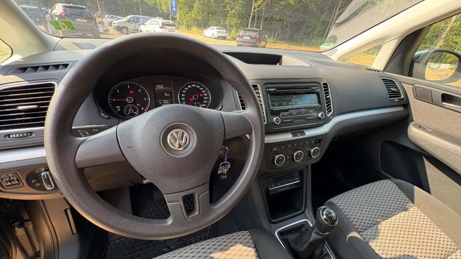 VOLKSWAGEN Sharan -