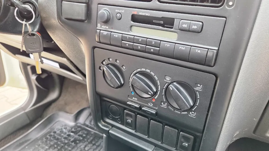 VOLKSWAGEN Caddy -