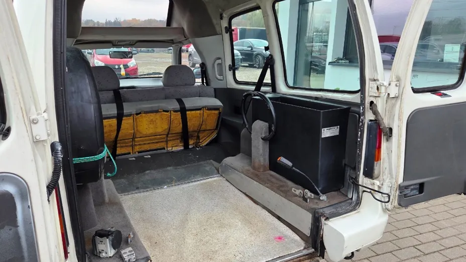 VOLKSWAGEN Caddy -