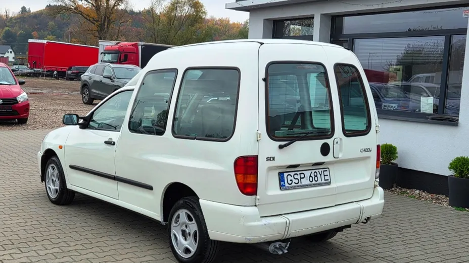 VOLKSWAGEN Caddy -