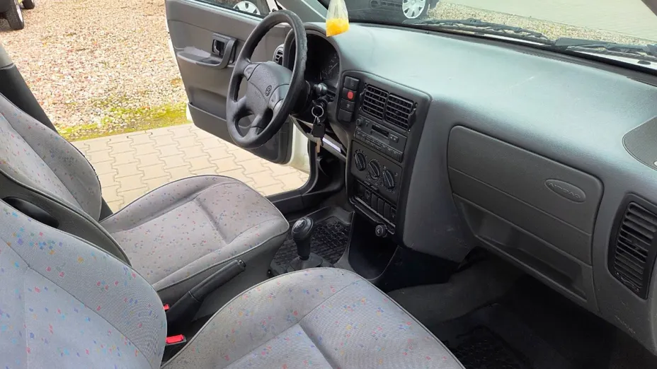 VOLKSWAGEN Caddy -