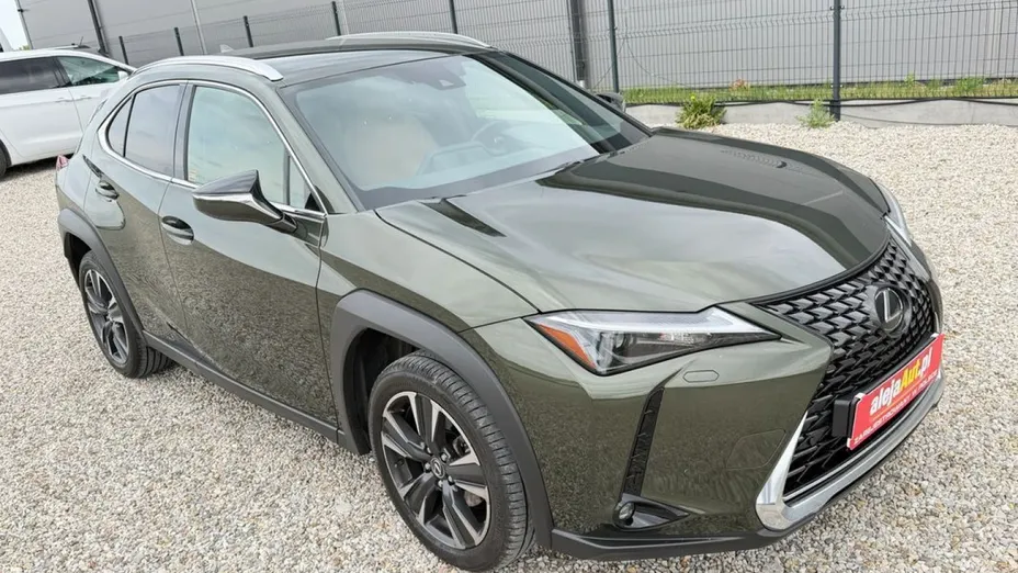 LEXUS UX -
