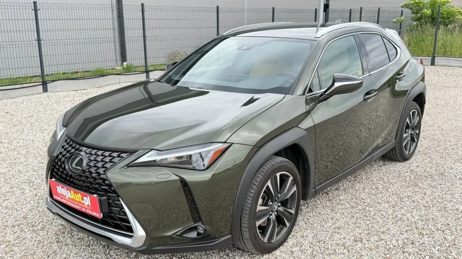 LEXUS UX -