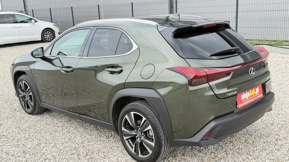 LEXUS UX -