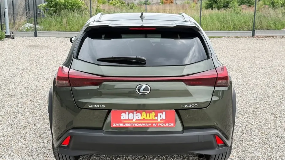 LEXUS UX -