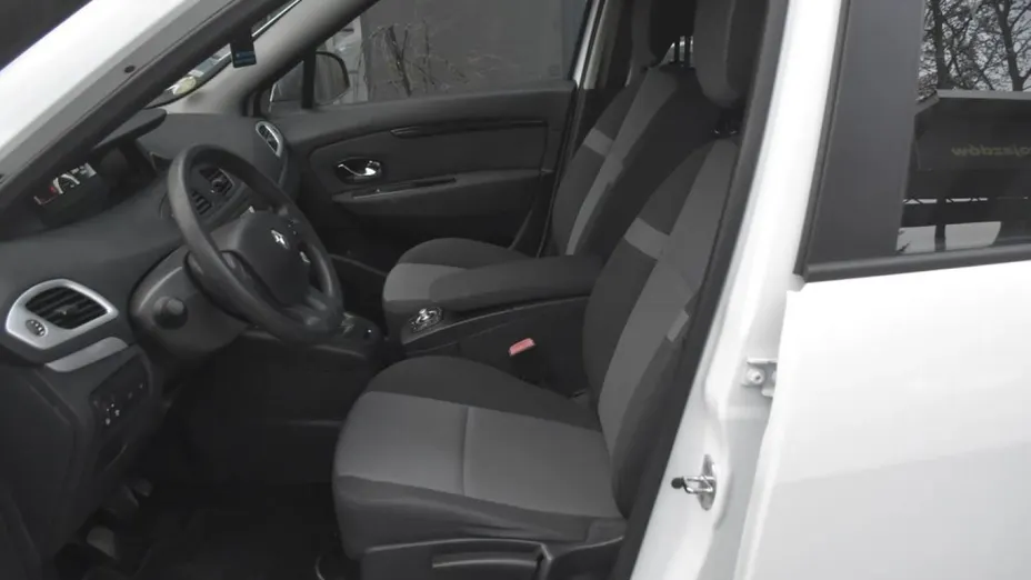 RENAULT Scenic -