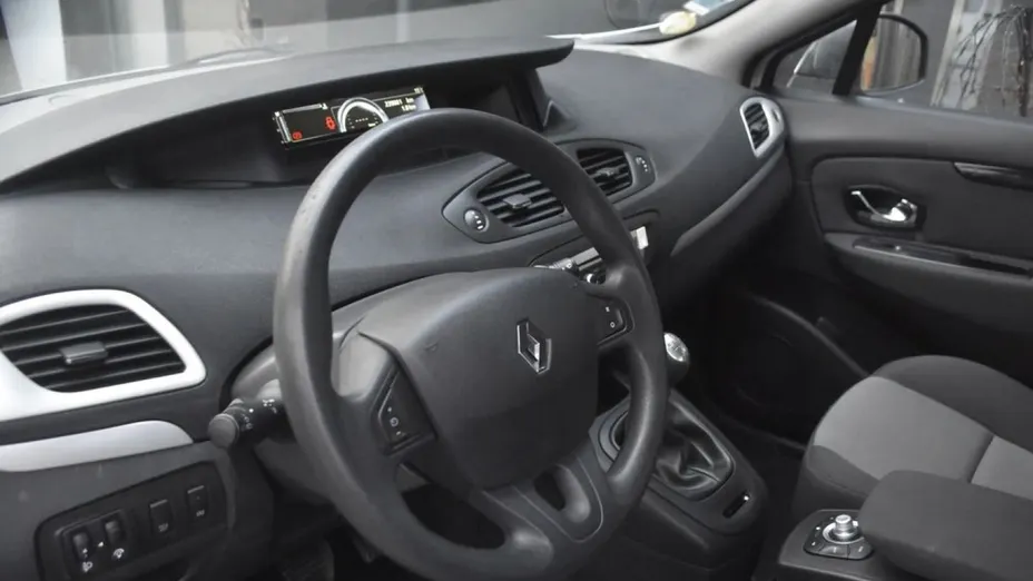 RENAULT Scenic -