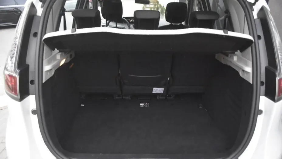 RENAULT Scenic -
