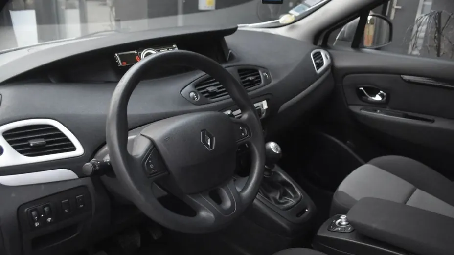 RENAULT Scenic -