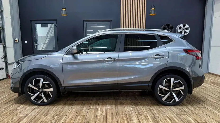 NISSAN Qashqai -