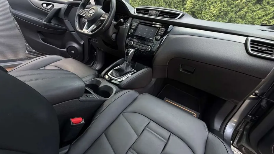 NISSAN Qashqai -