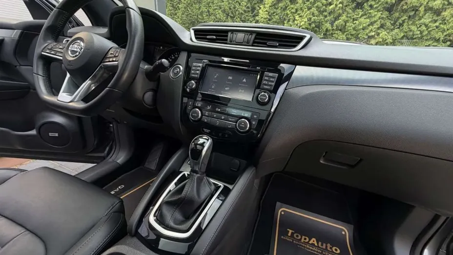 NISSAN Qashqai -