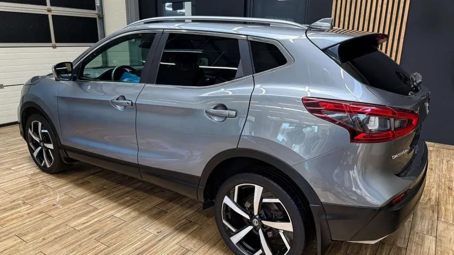 NISSAN Qashqai -