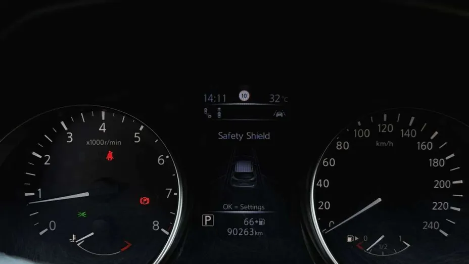 NISSAN Qashqai -