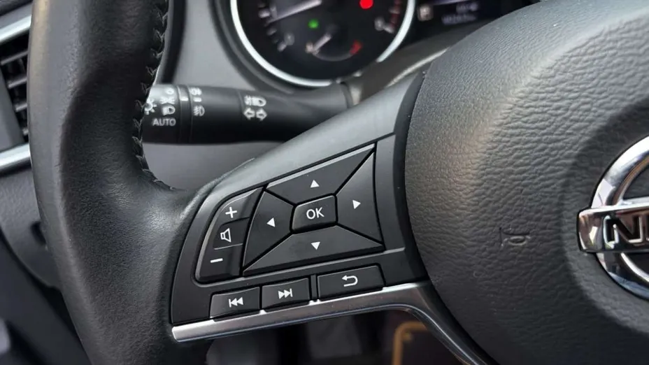 NISSAN Qashqai -