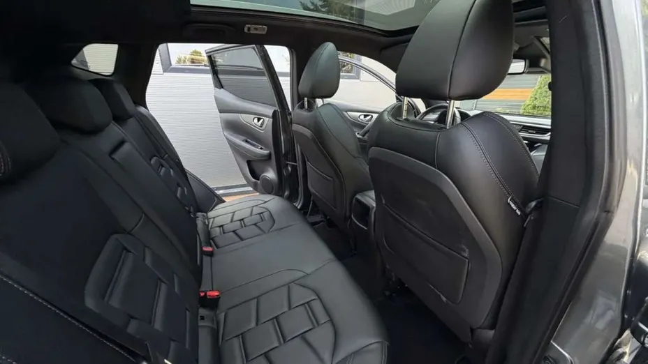 NISSAN Qashqai -