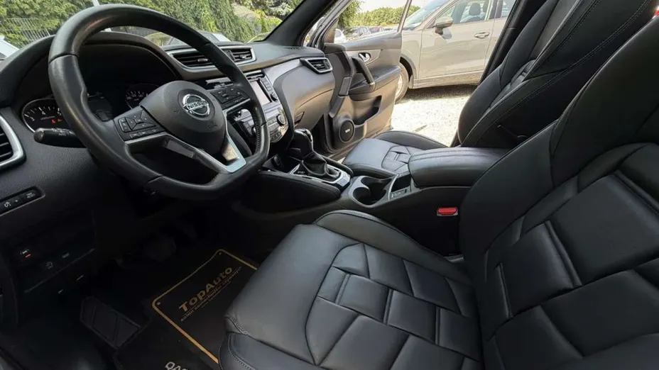 NISSAN Qashqai -