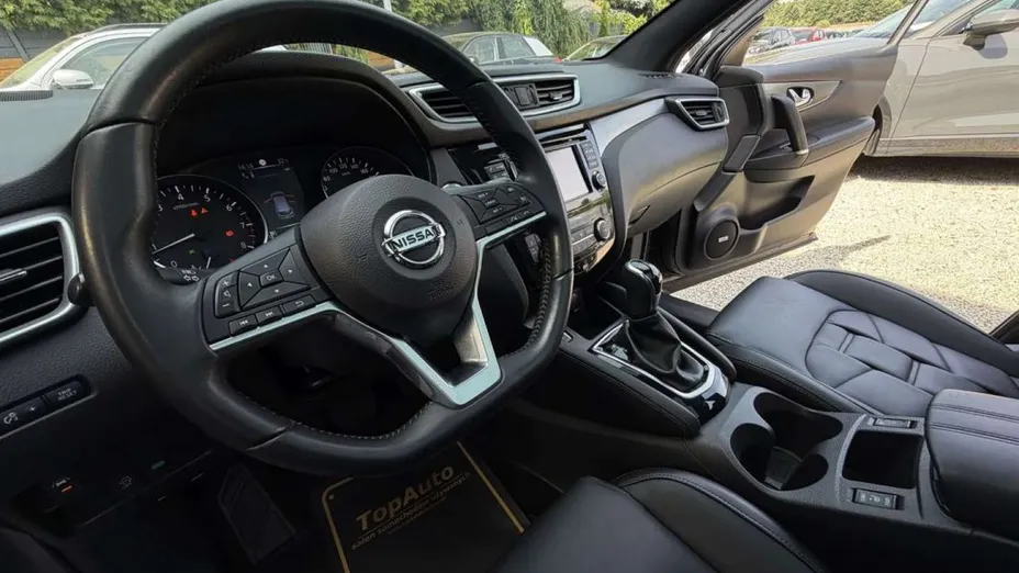 NISSAN Qashqai -
