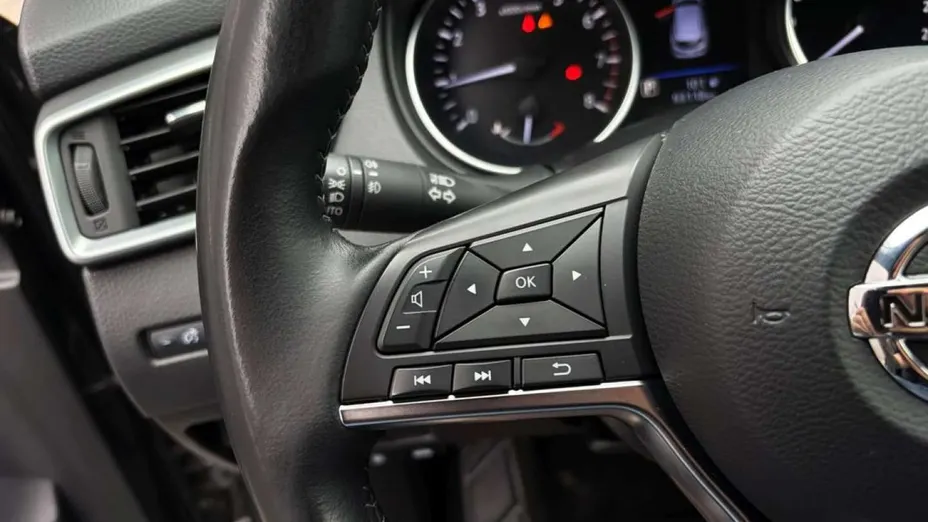 NISSAN Qashqai -