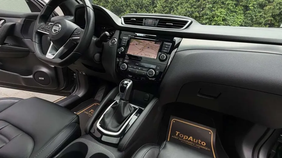 NISSAN Qashqai -