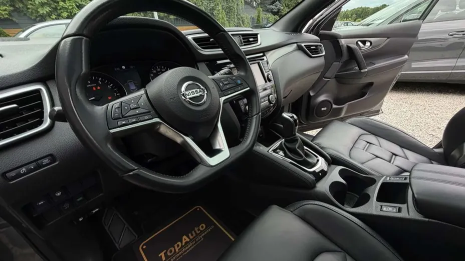 NISSAN Qashqai -