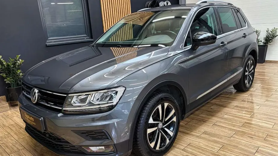 VOLKSWAGEN Tiguan -