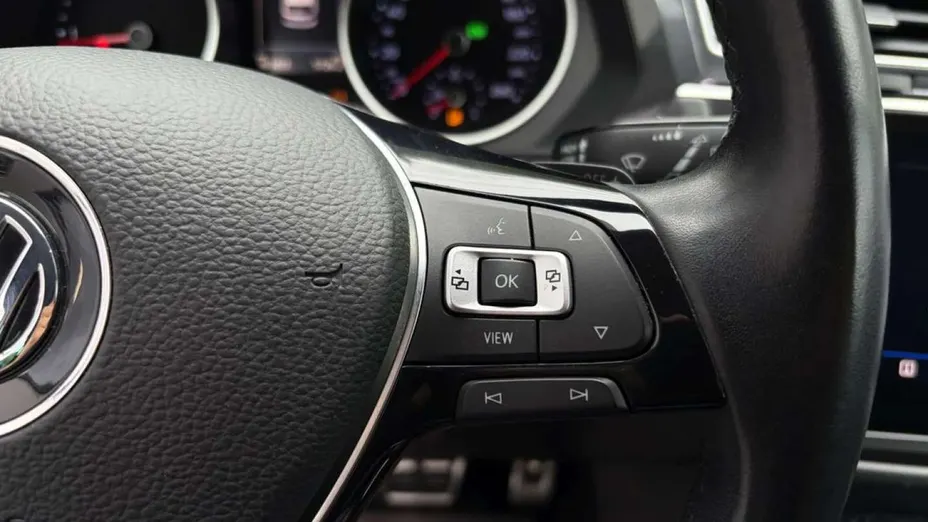 VOLKSWAGEN Tiguan -