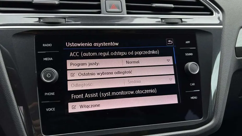 VOLKSWAGEN Tiguan -