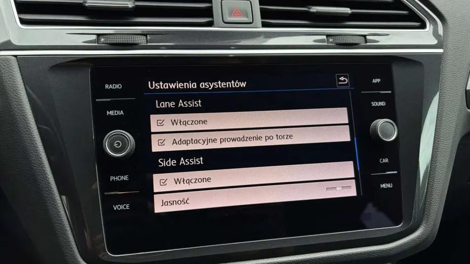 VOLKSWAGEN Tiguan -