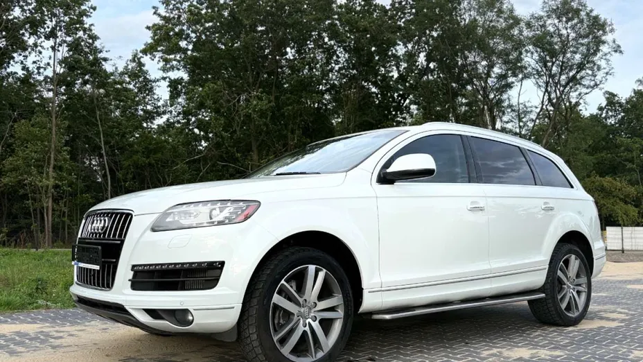 AUDI Q7 -