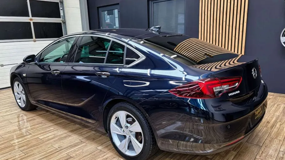 OPEL Insignia -