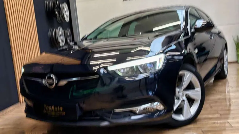 OPEL Insignia -
