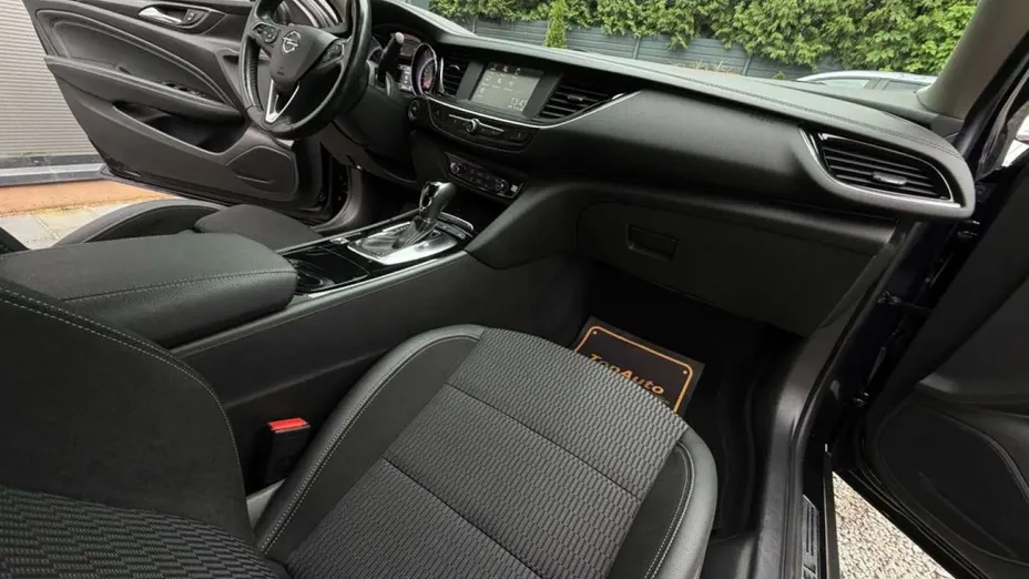OPEL Insignia -