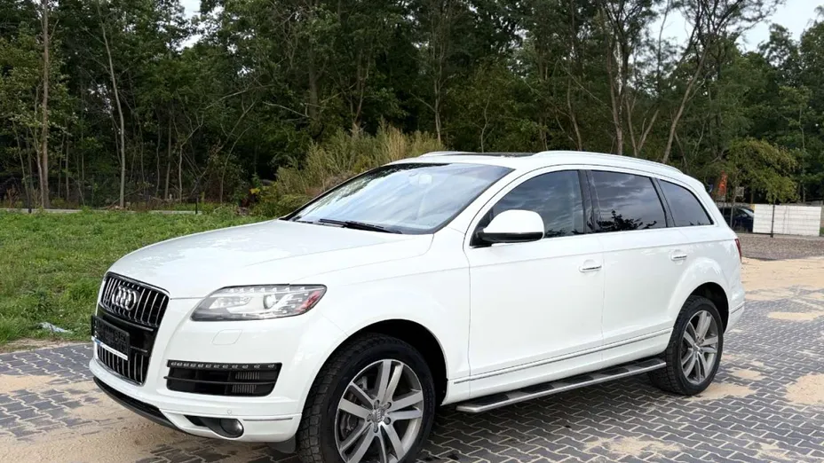 AUDI Q7 -