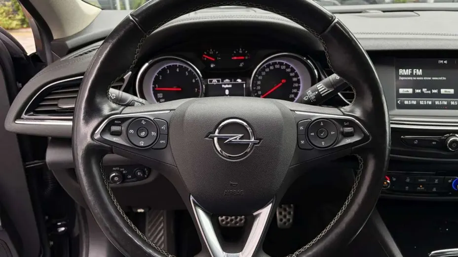 OPEL Insignia -