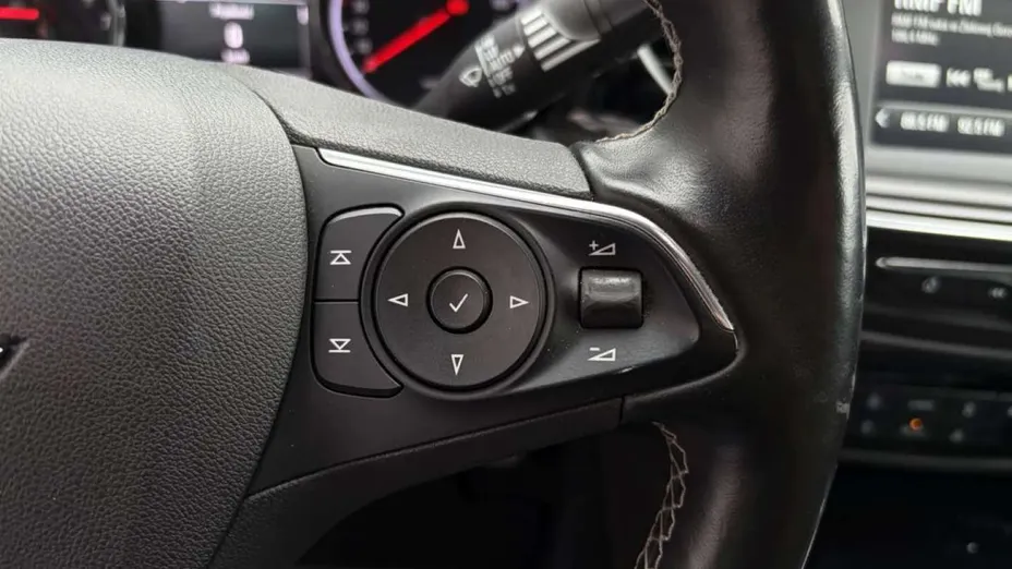 OPEL Insignia -