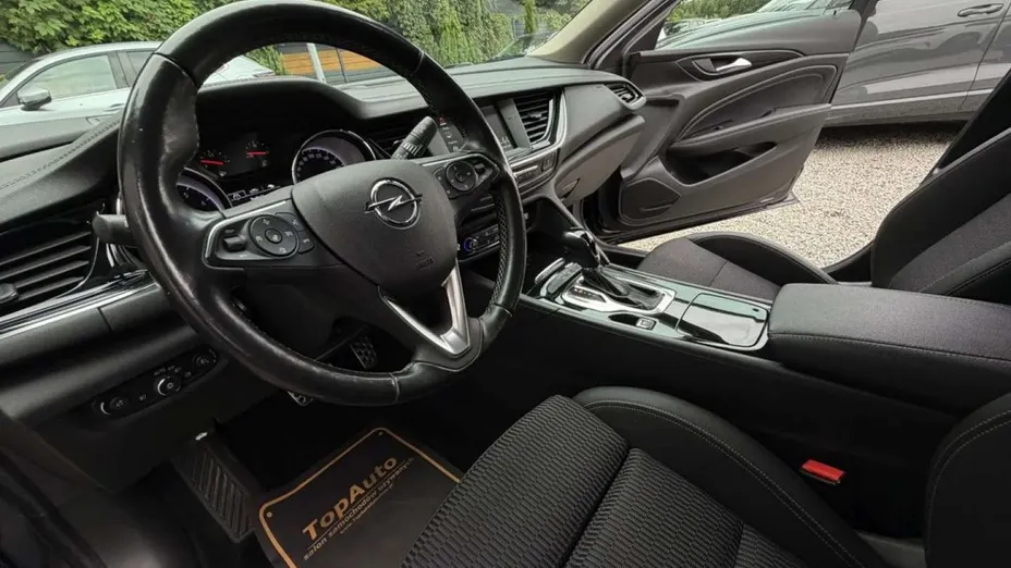 OPEL Insignia -