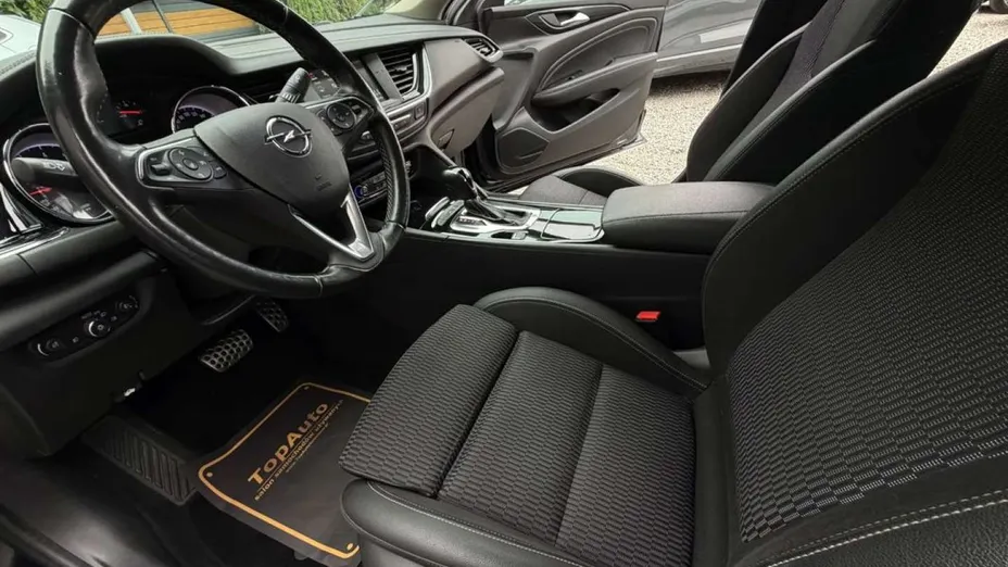 OPEL Insignia -