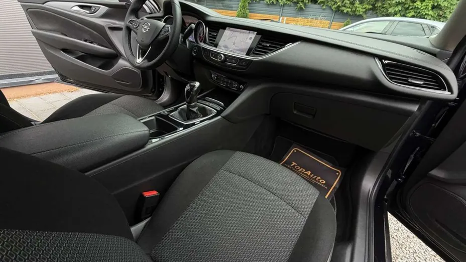 OPEL Insignia -