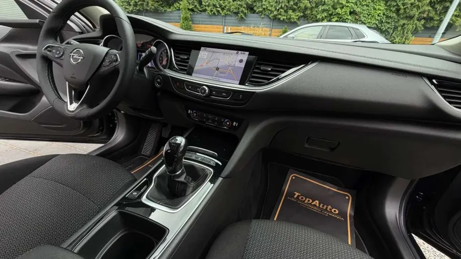 OPEL Insignia -