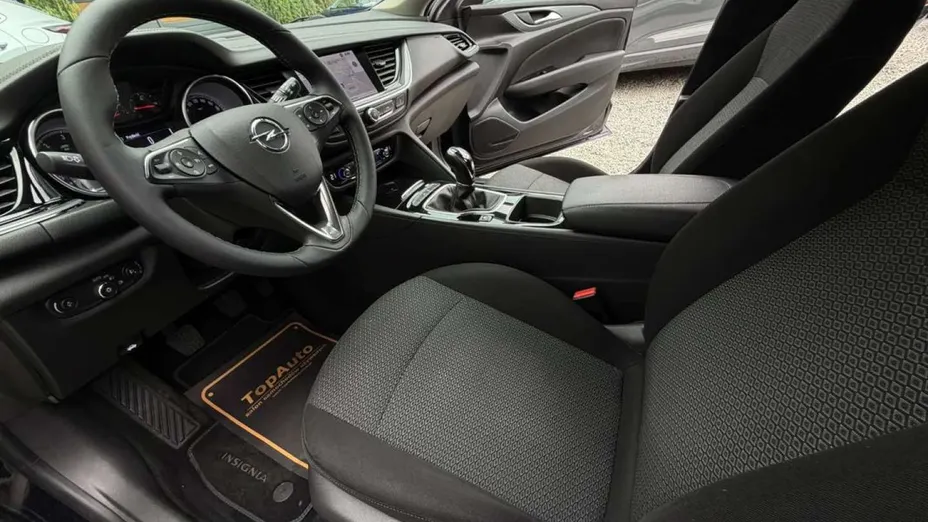OPEL Insignia -