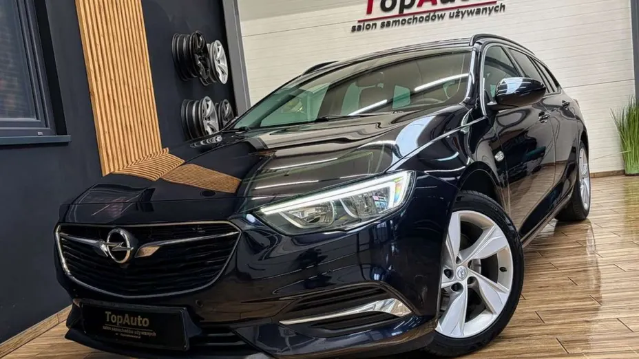 OPEL Insignia -