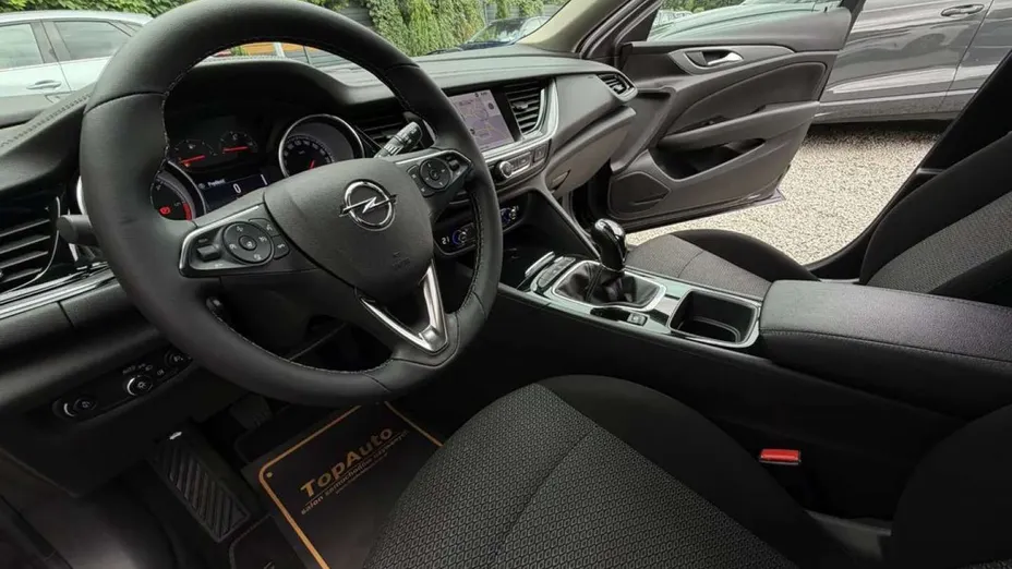 OPEL Insignia -
