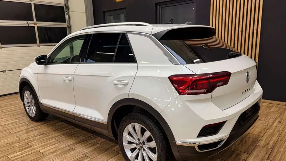 VOLKSWAGEN T-ROC -