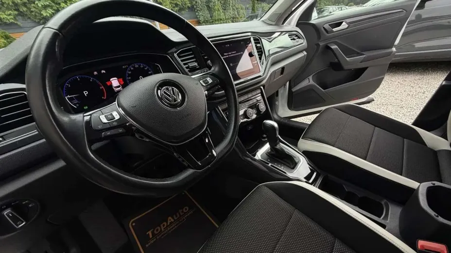 VOLKSWAGEN T-ROC -