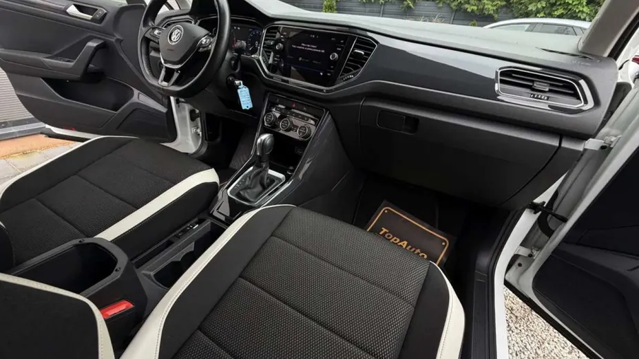 VOLKSWAGEN T-ROC -