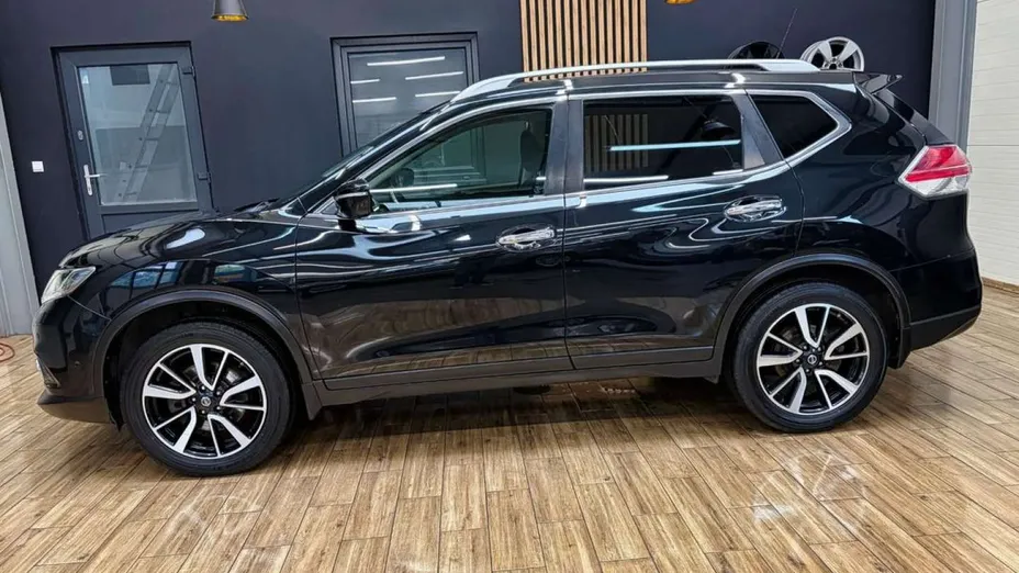 NISSAN X-Trail -