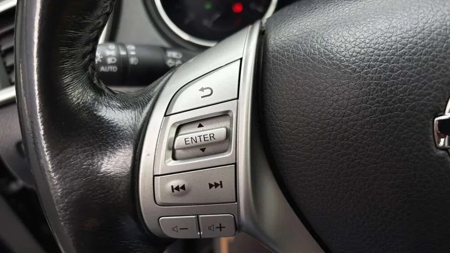 NISSAN X-Trail -